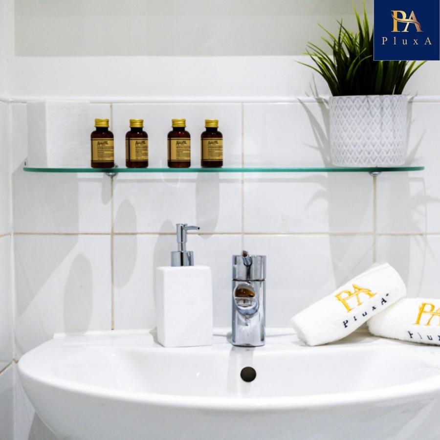 Pluxa Sunstone Deluxe - Spacious Birmingham City Centre Stay Exterior photo